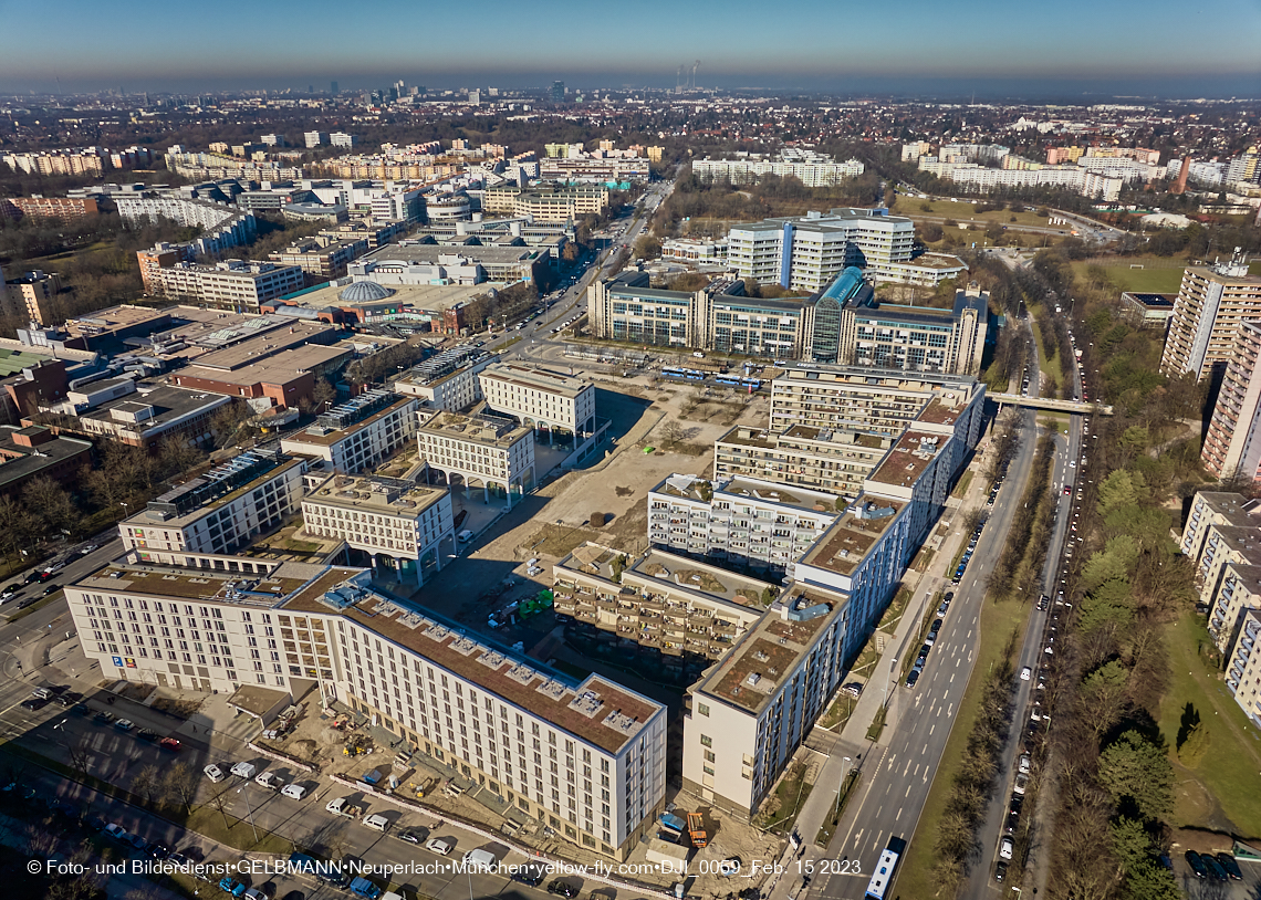 15.02.2023 - Perlach Plaza - Rentenversicherung - SHAERE - Allianz in Neuperlach